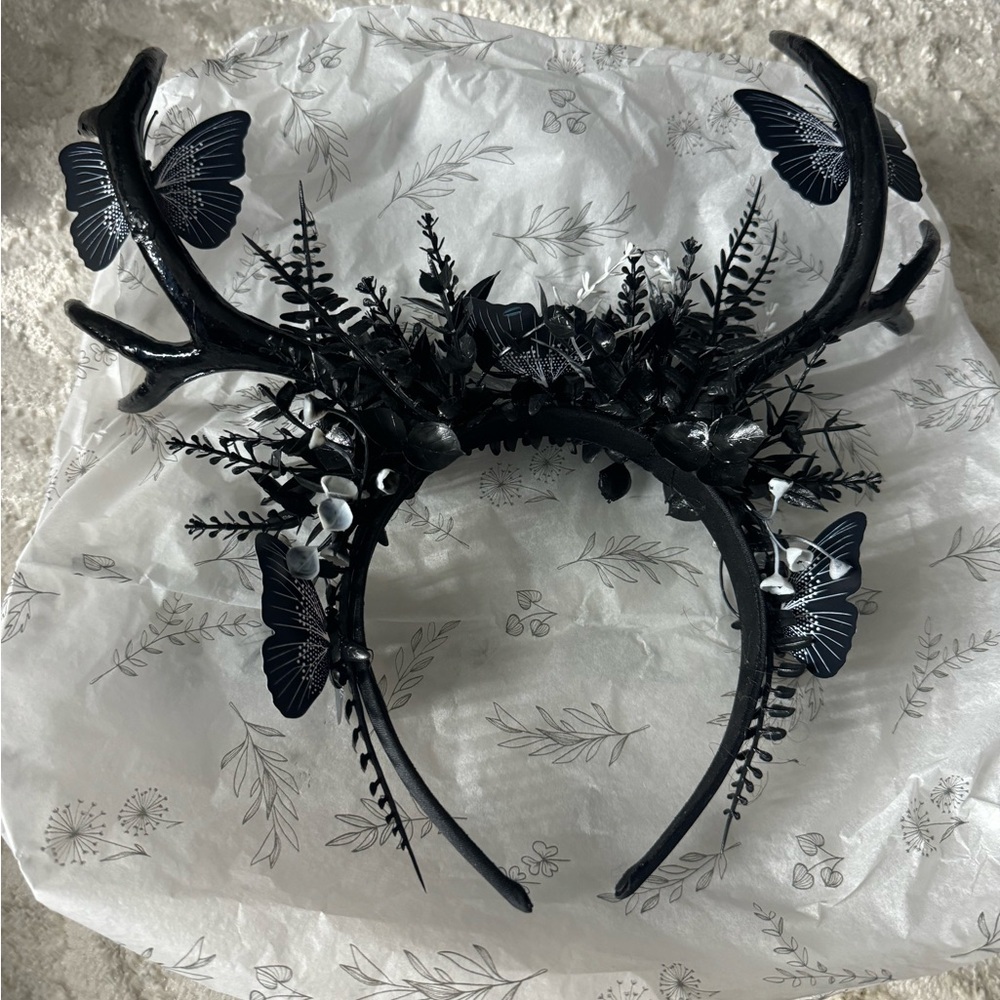 Chic Black Butterfly and Floral Headband - Picture 2 of 6